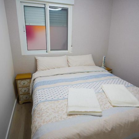 Stylish & Spacious Family Apartment Near Beach & Vibrant Historic Market Аликанте Екстериор снимка