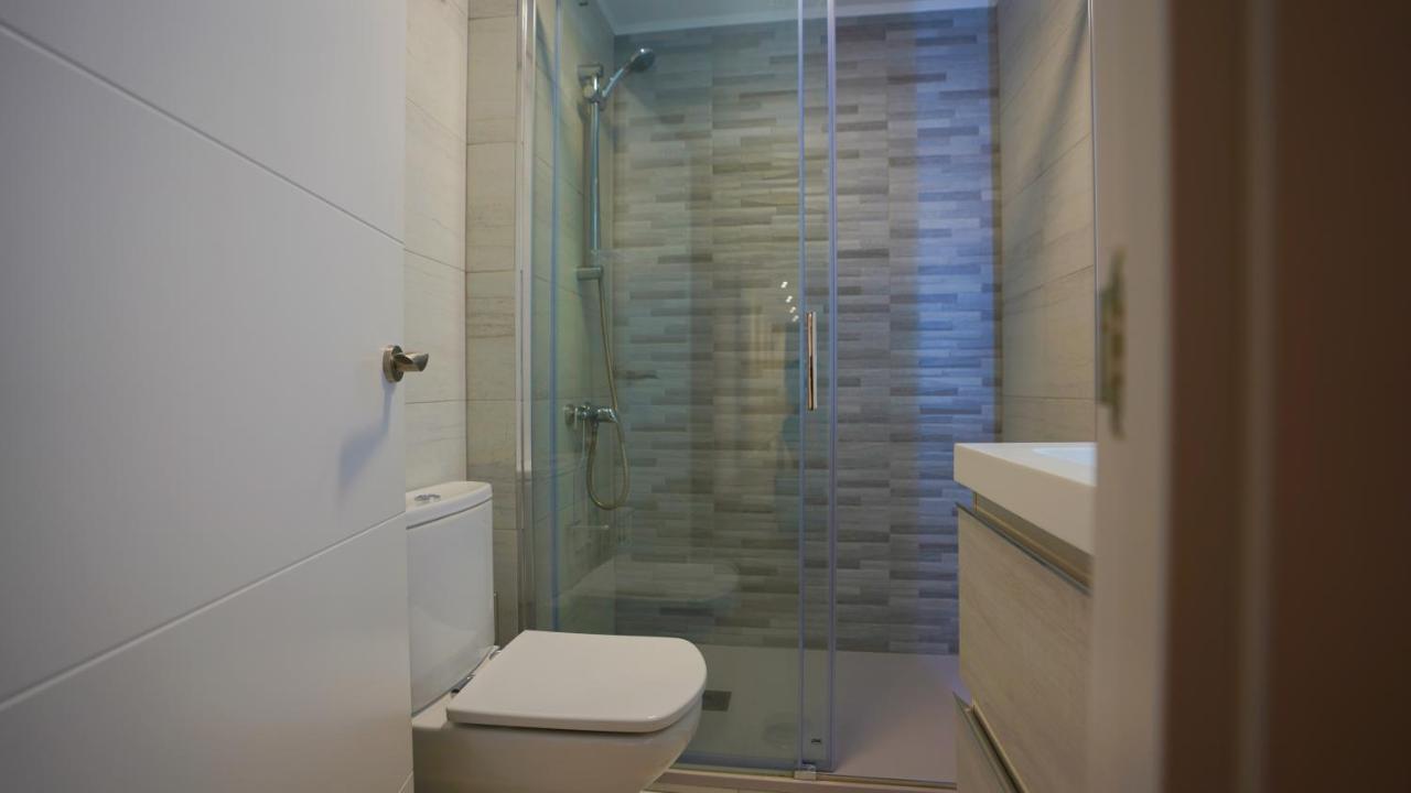 Stylish & Spacious Family Apartment Near Beach & Vibrant Historic Market Аликанте Екстериор снимка