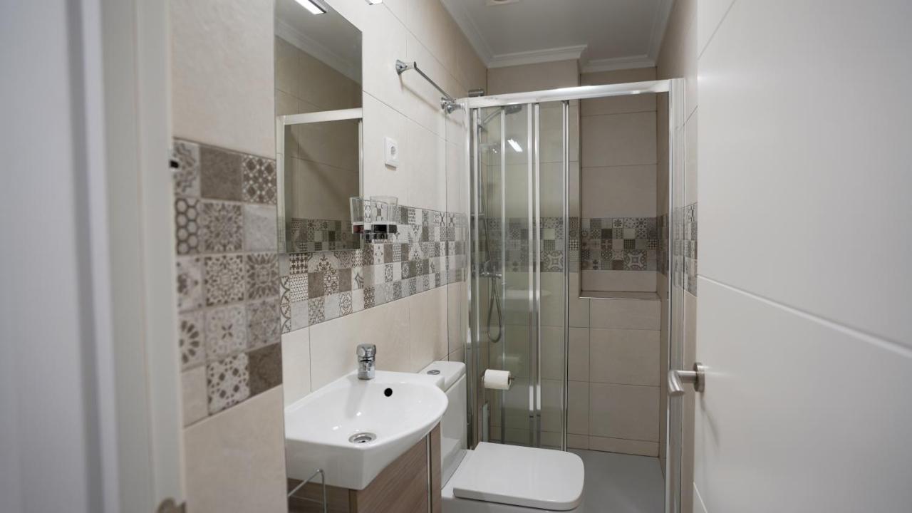 Stylish & Spacious Family Apartment Near Beach & Vibrant Historic Market Аликанте Екстериор снимка