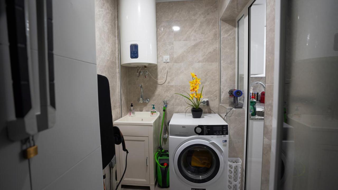 Stylish & Spacious Family Apartment Near Beach & Vibrant Historic Market Аликанте Екстериор снимка