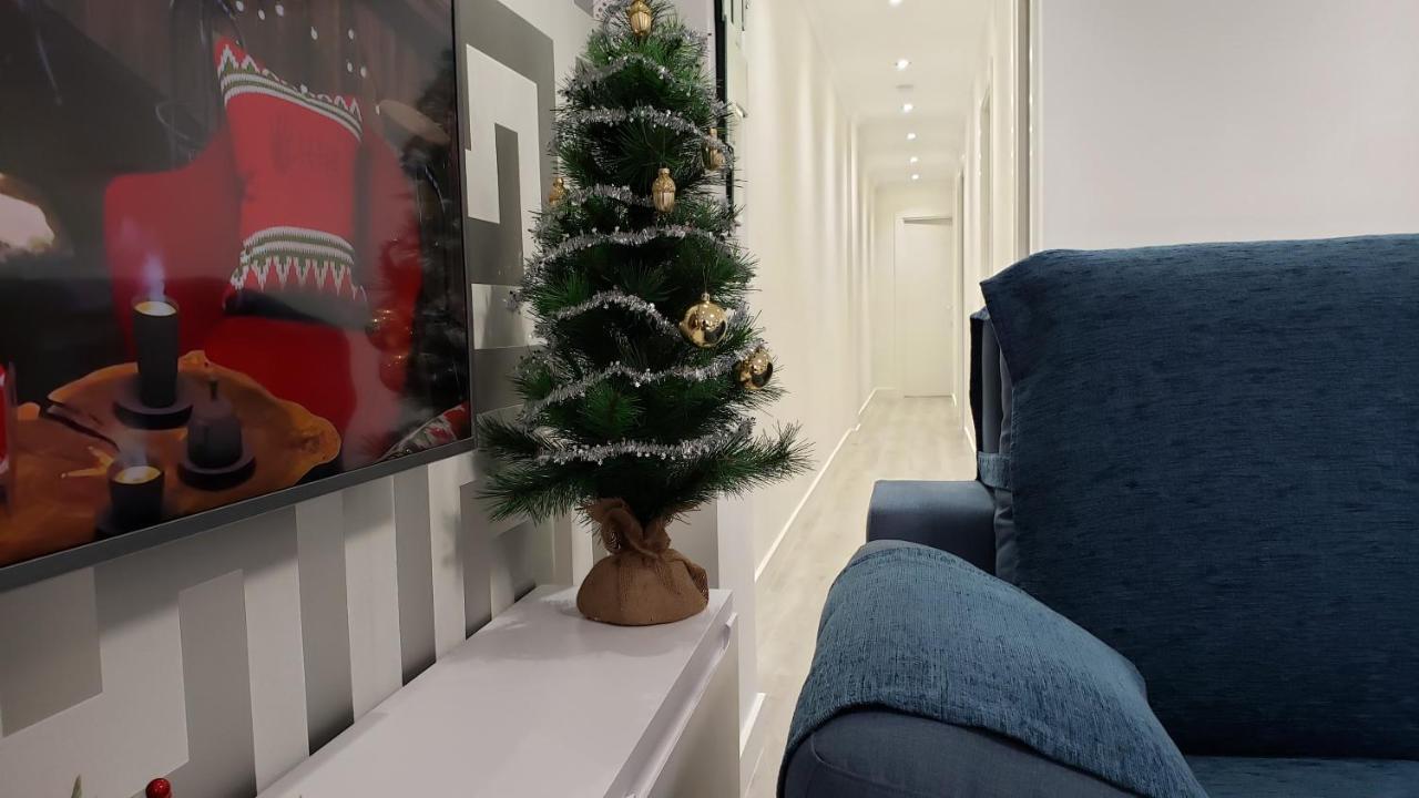 Stylish & Spacious Family Apartment Near Beach & Vibrant Historic Market Аликанте Екстериор снимка
